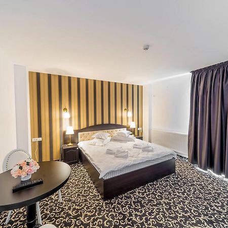 Tîrgu Ocna Hotel Complex Havana מראה חיצוני תמונה